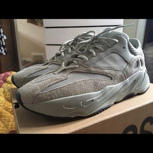 Adidas Yeezy 700 Boost “Salt”
